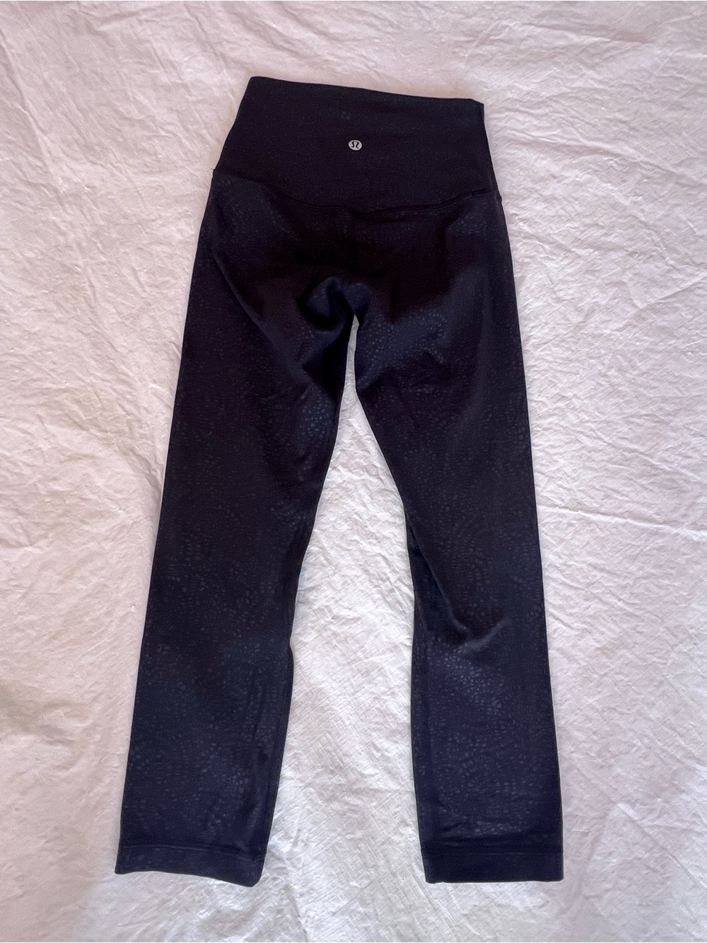 Lululemon Align Formulate Emboss Black Womens Size 2 Legging Pants Crop